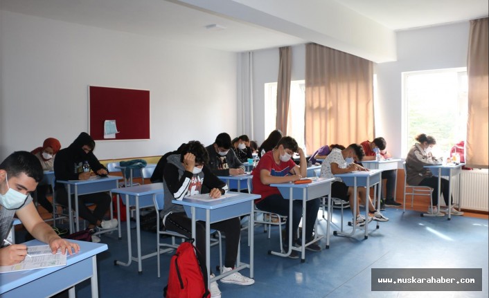 Altınyıldız’da üniversite deneme sınavı serisi devam ediyor