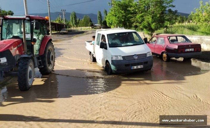 Özel İdare ekiplerinin yağışlarla mücadelesi aralıksız devam ediyor