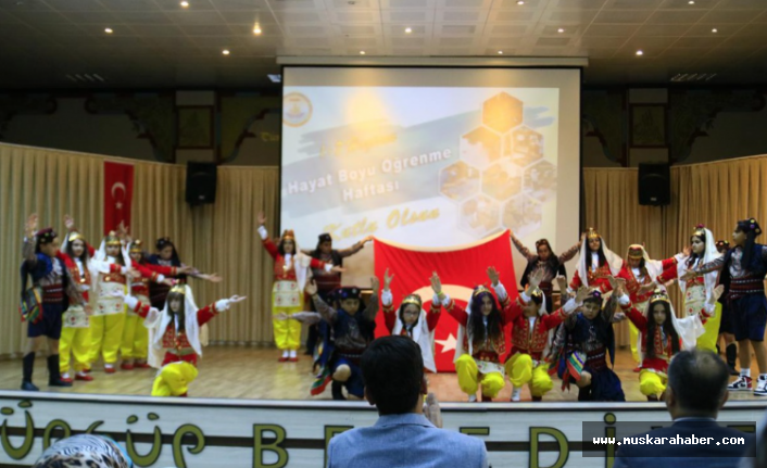 Yıl sonu programı Turgut Özal Kültür Merkezinde yapıldı 