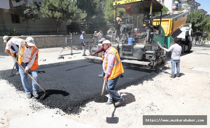 Cevher Dudayev Mahallesi ve 20 Temmuz Mahallesi’nde sıcak asfalt serimi devam ediyor