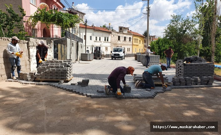 Gülşehir'de yol yapım ve onarım çalışmaları sürüyor