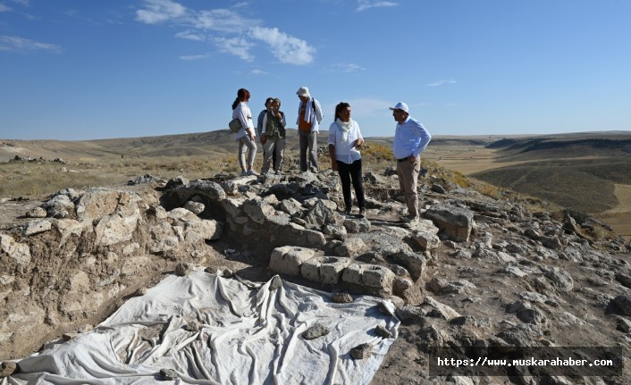 Aktekin ‘Büyük Deller’ arkeolojik kazı alanında incelemelerde bulundu