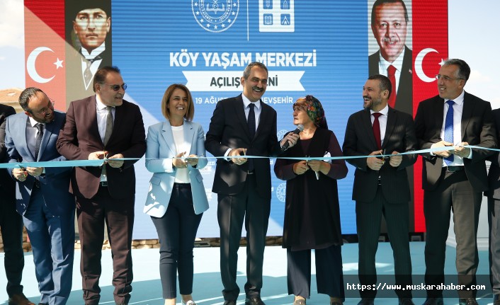 Bakan Özer, Uçkuyu Köy Yaşam Merkezi'ni açtı