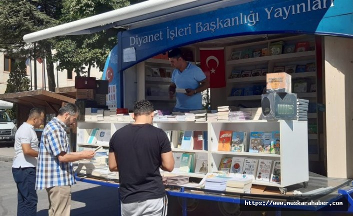 Diyanet yayınları gezici satış aracı Nevşehir'de