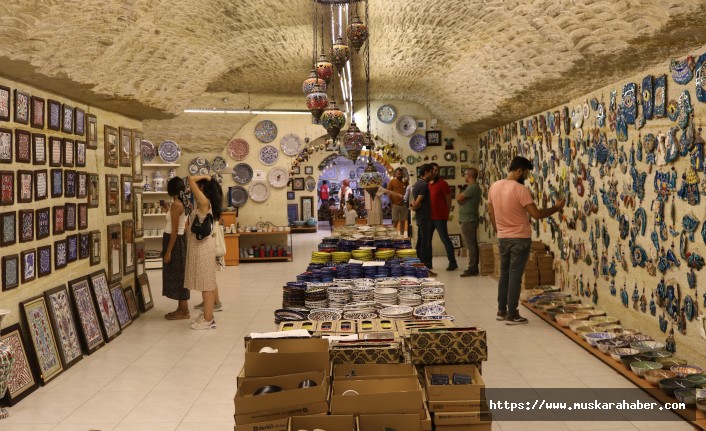 Farklı illerden Nevşehir'e gelen gençler müzeleri gezdi