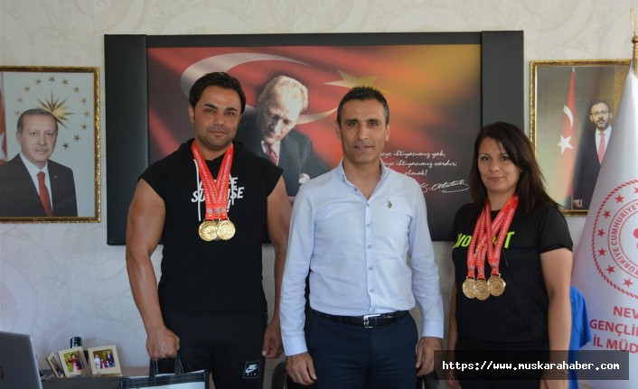 Türkiye şampiyonu sporcular İl Müdürü Özdemir'i ziyaret etti