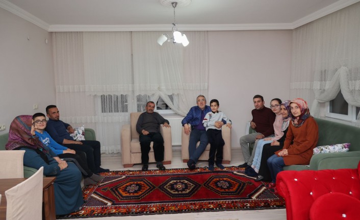 Belediye Başkanı Savran, Dönmez ve Polat ailelerine konuk oldu
