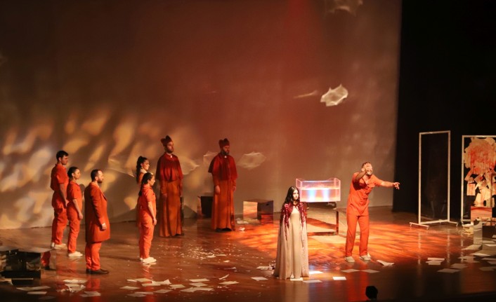 NEVÜ’de ‘Hiç Kimse’ adlı tiyatro oyunu sahnelendi
